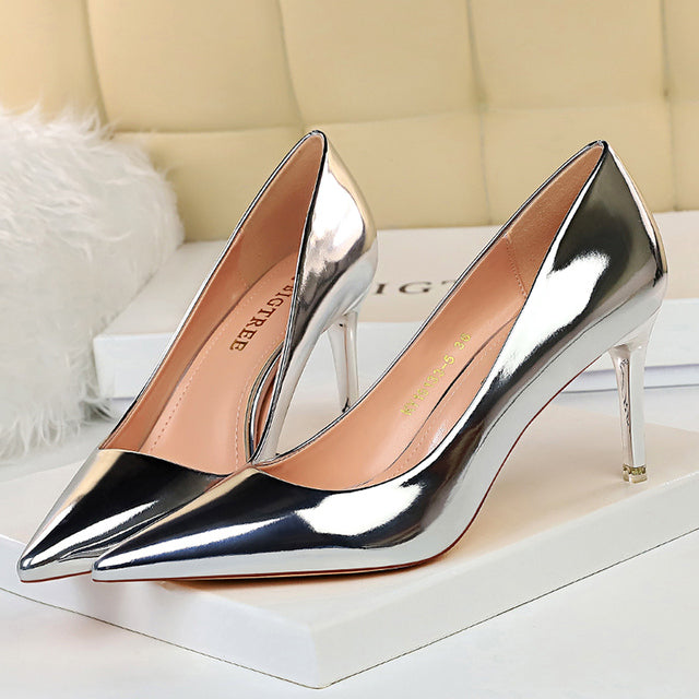 Tacones Altos Estilo Europeo y Americano con Diseño Calado