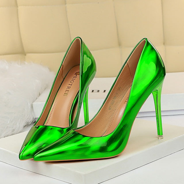 Tacones Altos Estilo Europeo y Americano con Diseño Calado