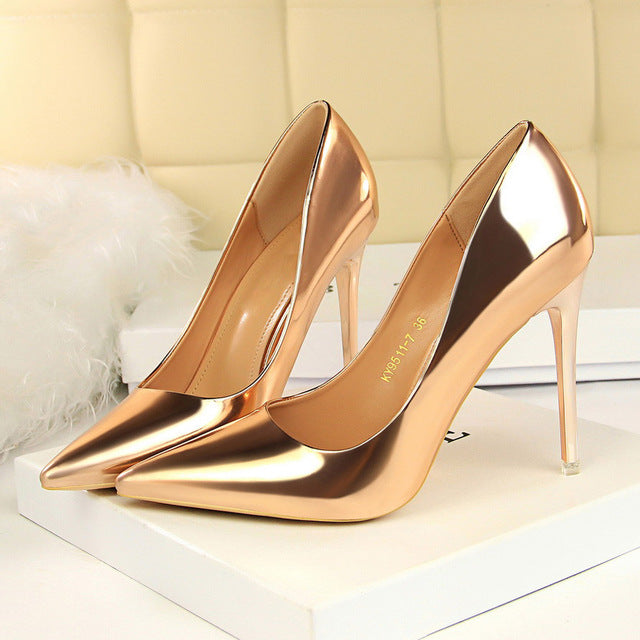 Tacones Altos Estilo Europeo y Americano con Diseño Calado
