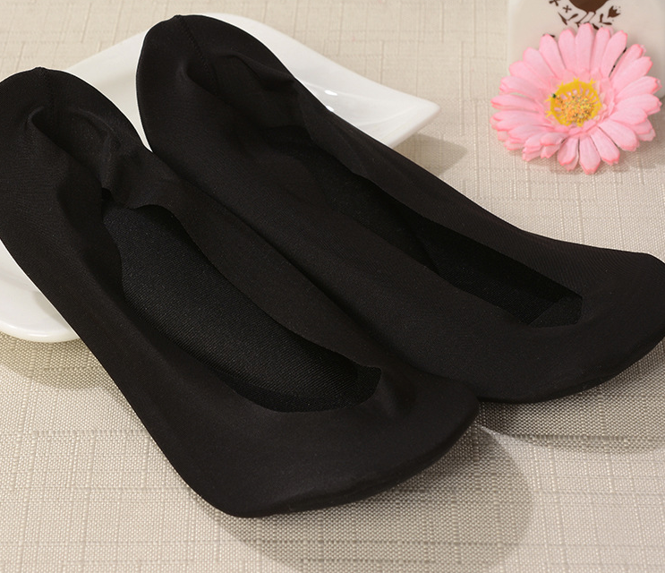 Calcetines Invisibles de Seda Fría 3D con Base de Silicona Antideslizante